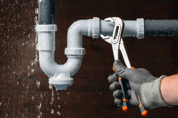 Professional Gas Line Repair technician working in Fort Washington, MD